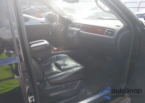 2009 Chevrolet Tahoe Ltz z USA, uszkodzony, nr VIN 1GNFC33079R108257